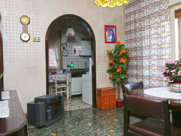 Appartamento da Ristrutturare al Primo Piano a Carpenedo Via del Rigo.